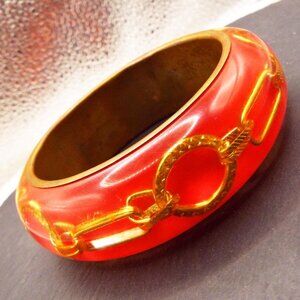 RUNWAY PERFECT CORAL COLOR LUCITE W/ GOLDEN DESIGNER CHAIN BANGLE BRACELET B1